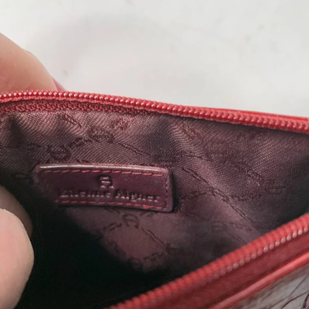 Etienne Aigner CROCODILE EMBOSSED COSMETIC CASE ZIPPED - Picture 6 of 9